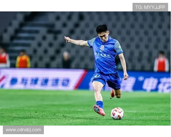 陈晋一精准斜传助攻 徐皓阳头球破门为中超增添精彩瞬间 陈晋一精准斜传助攻 徐皓阳头球破门为中超增添精彩瞬间